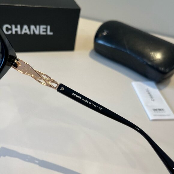 Elegant Chanel Textured Frame Sunglasses - Picture 4 of 6